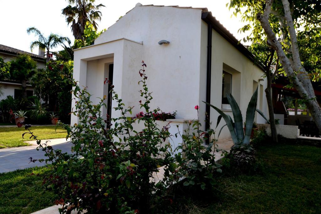 Casa Degli Avi Don Neli, Immersa Nella Natura โมดิกา ห้อง รูปภาพ